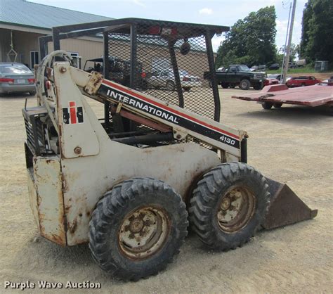 International 4130 skid loader 